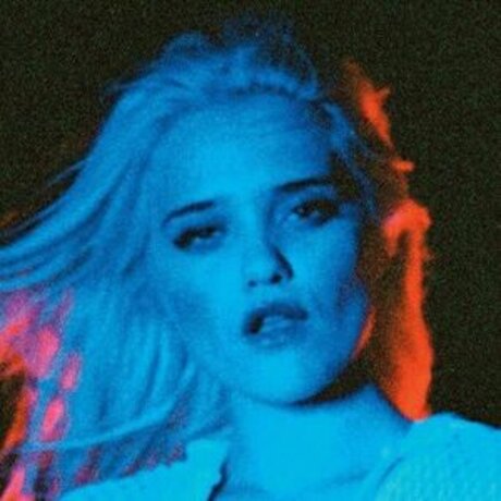 Sky Ferreira top erwachsene bilder