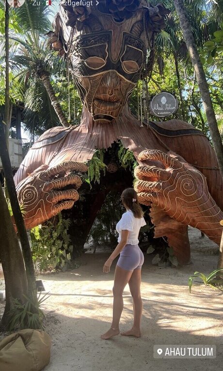 Lexi Si ziehl abegg nackt kunst galerien