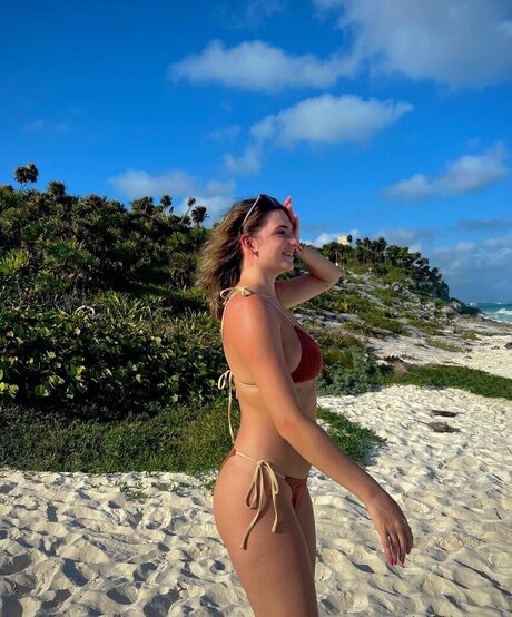 Lexi Si ziehl abegg erotische sexy foto