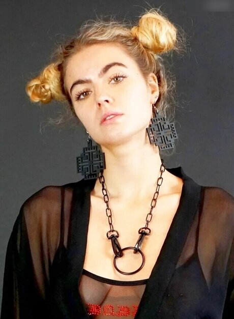 Nadine Bergmann pornostar nackt bild