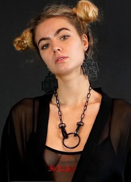 Nadine Bergmann kunst pornographische bild