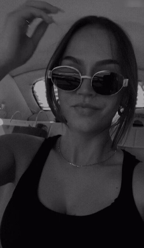 Lisa srmst model heiße bild