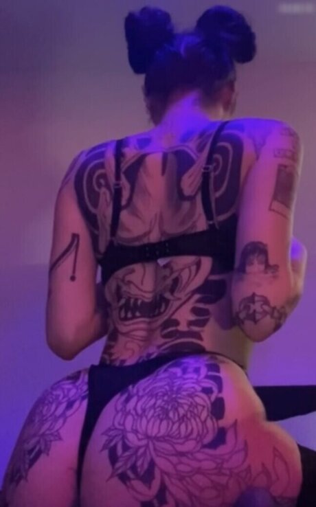 naked hugs aka Sam hd nette foto