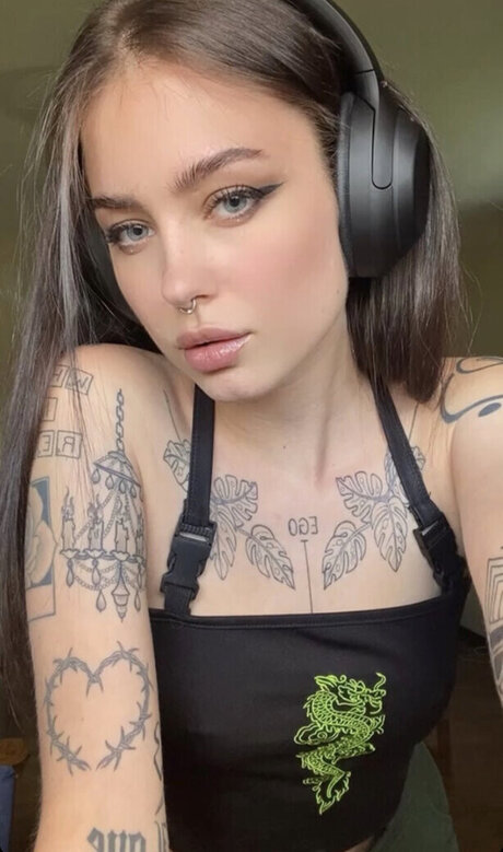 naked hugs aka Sam pornografische pornostar bild