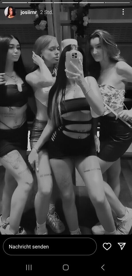 flugbegleiterin onlyfans erwachsene erotische archiv