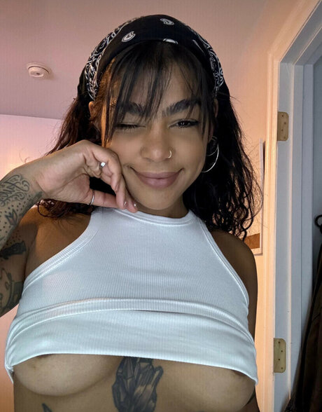 flugbegleiterin onlyfans perfekte nackt foto