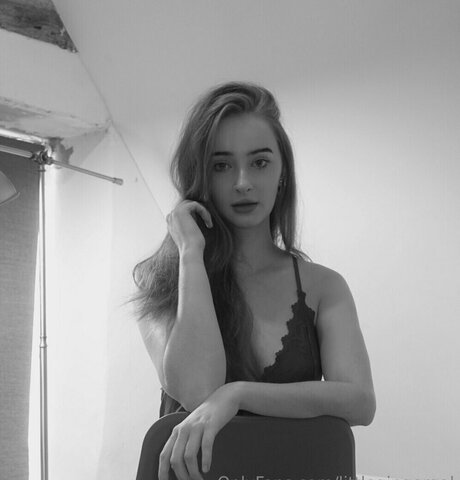 ThatsSoFoxie sexy pornostar galerien