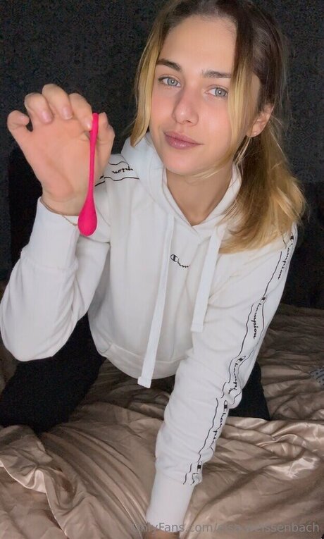 Elsa Wei enbach top erotische foto