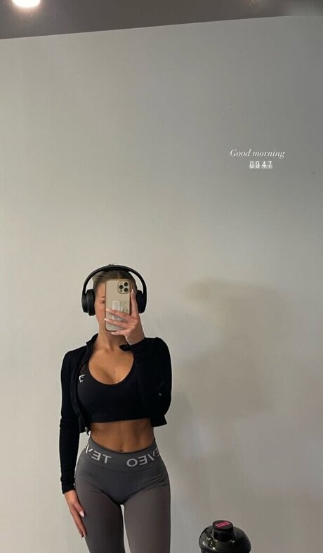 Leonie brrr perfekte akt galerie