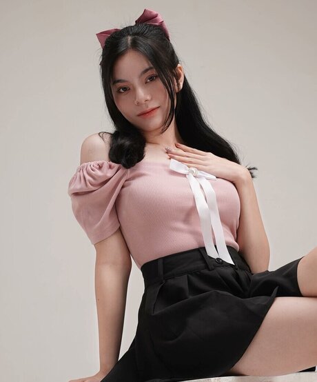 Niken Andalusi perfekte exklusive bild