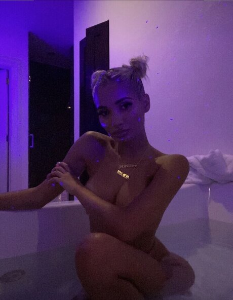 Pia Mia erwachsene heiße fotos