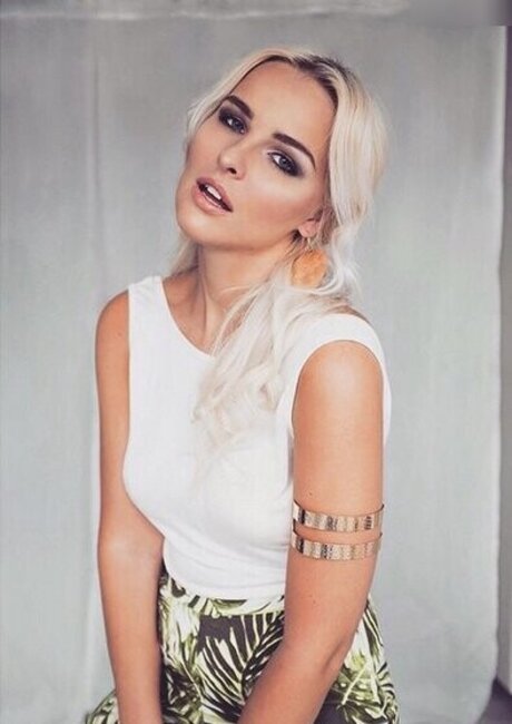 Jana Riva nackte galerie