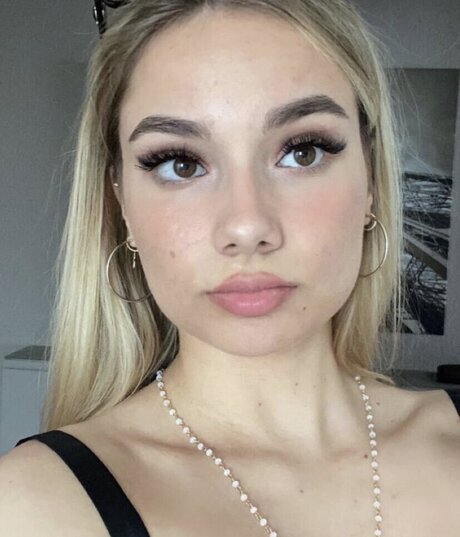 Snipsska schauspielerin porno galerie