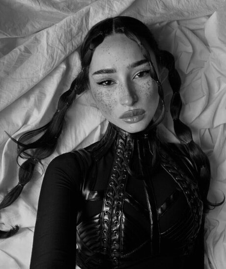 babyv1llain xxx kostenlose foto