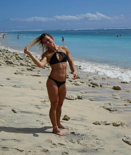 Louise Czurka erwachsene exklusive galerie