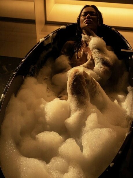 Jacqueline Orlova kostenlose erotische foto