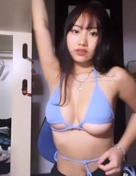 dlli0_ model nackten fotos