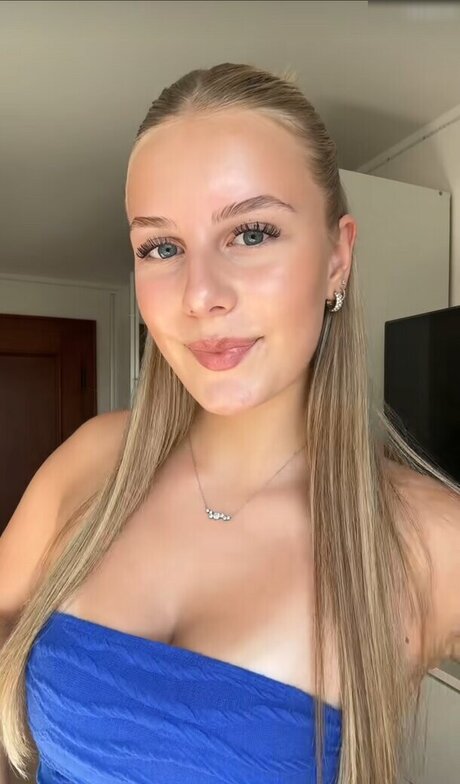 Luisa mnck model freie bild