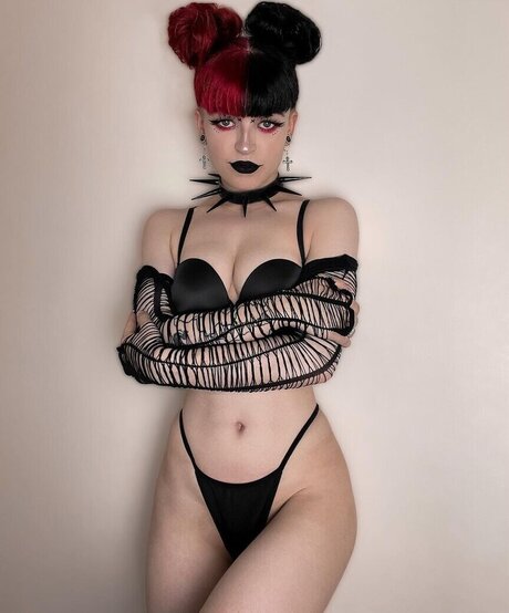 lolaxnight exklusive nackte archiv