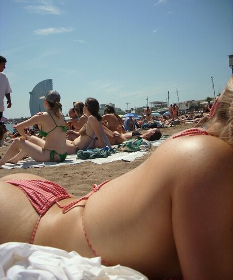 Izzy Swin exklusive schöne bilder