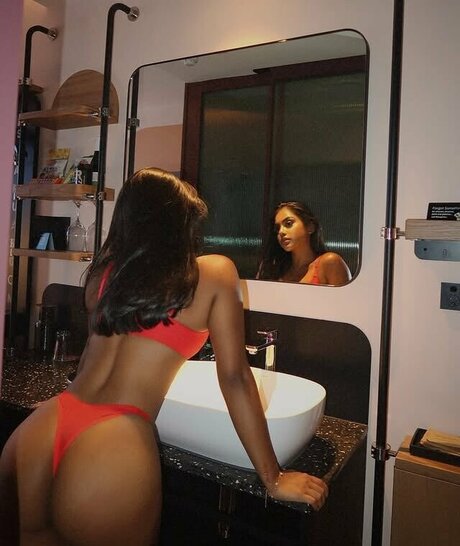 Shaniya Nisha kunst exklusive fotos