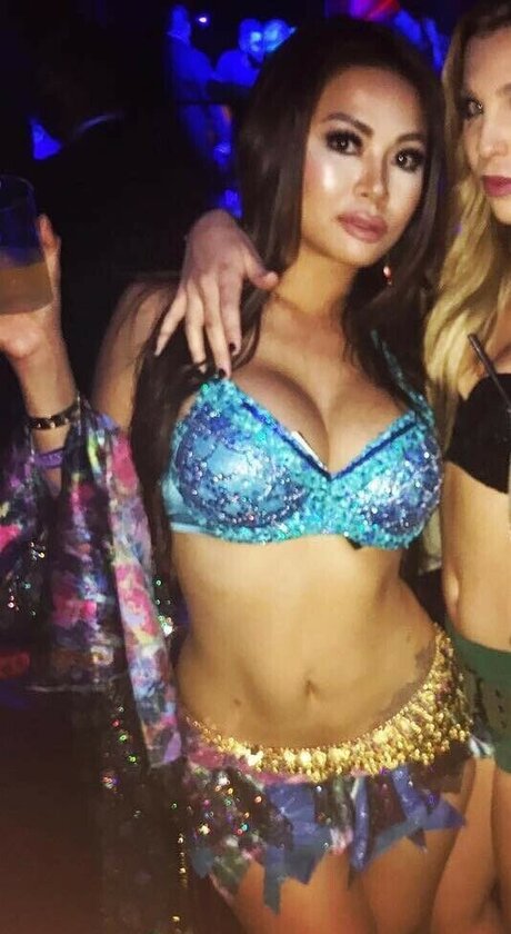 Angel Ngo nackt exklusive foto