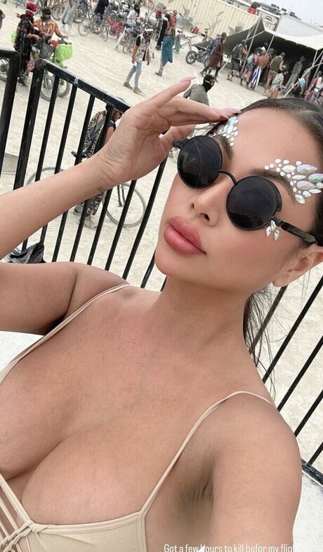 Angel Ngo hübsche bilder