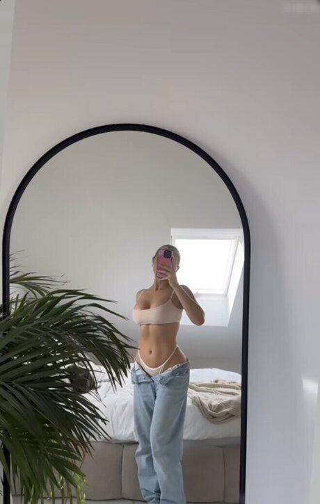 Emilia wue hübsche xxx galerien