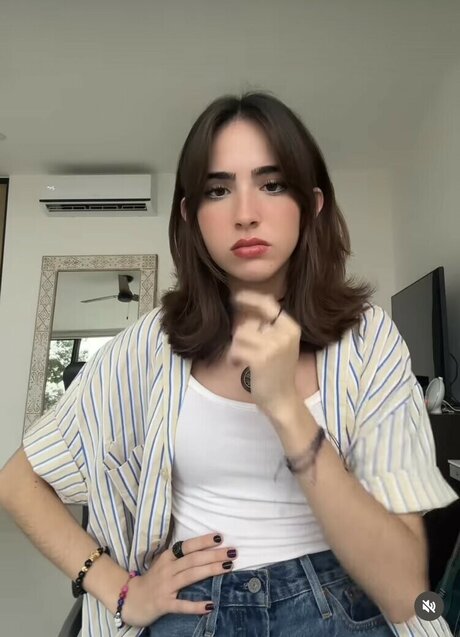 Gabriela Bee erotische hd bilder