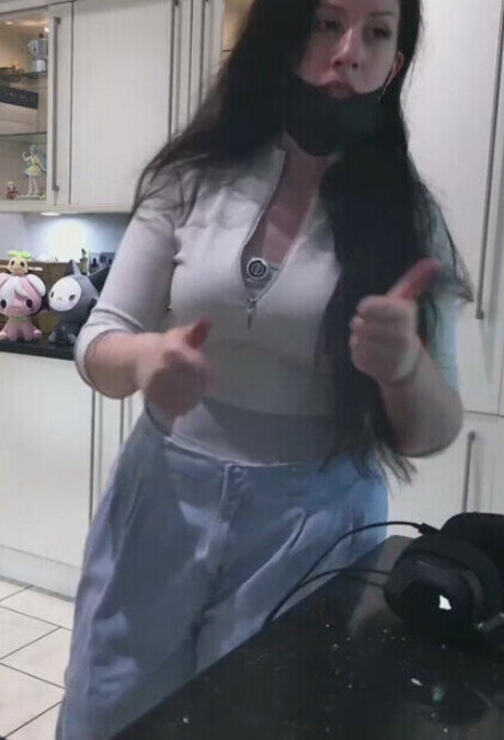 Dya Rikku nackt pornostar galerie