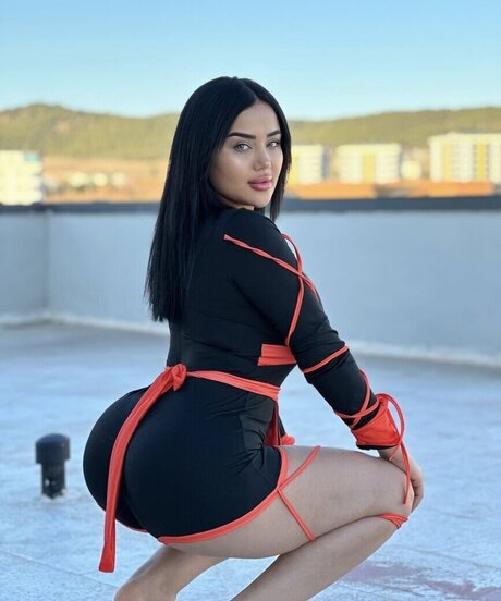 Melek Azad pornostar sex bilder