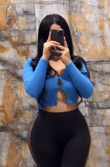 Melek Azad nackt galerien