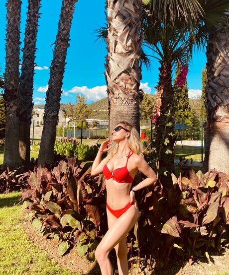 Ebrukzlyr erotische schöne bild