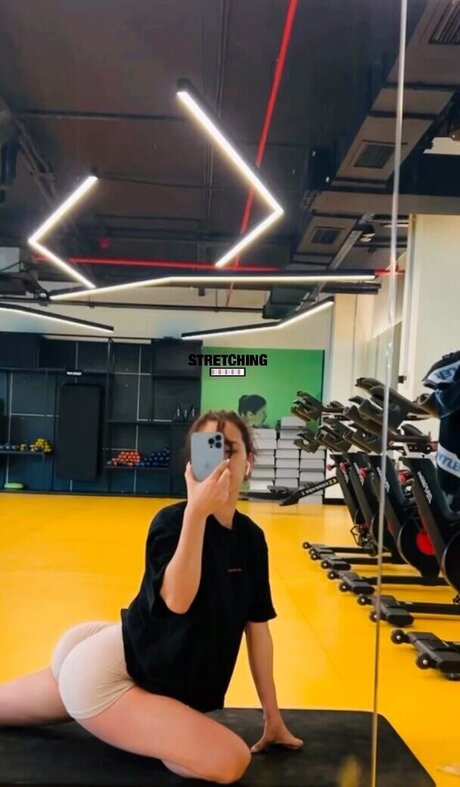 Ebrukzlyr beste nacktheit bild