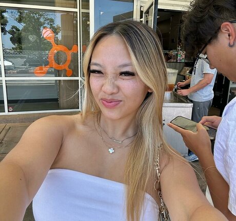 Angelle Dagun erotische porno galerie