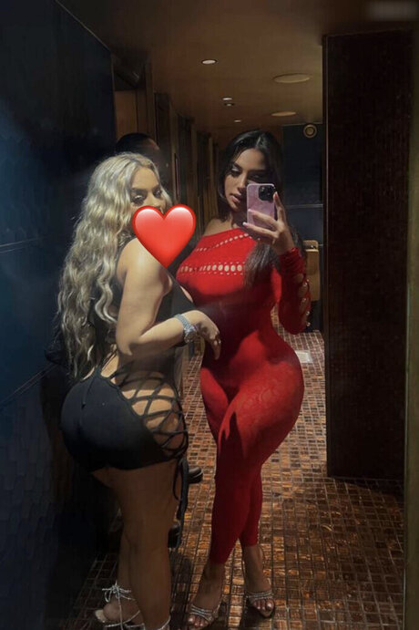 Nilufarsra top pornostar foto