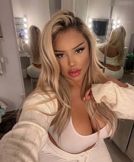 Nilufarsra sexy erwachsene galerien