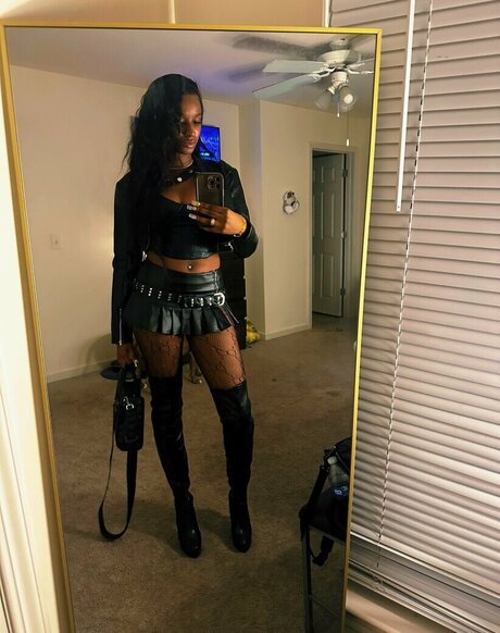 lauryntierre nacktheit schöne bilder