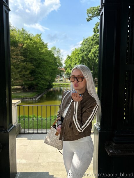 Paola blond pornostar heiße archiv