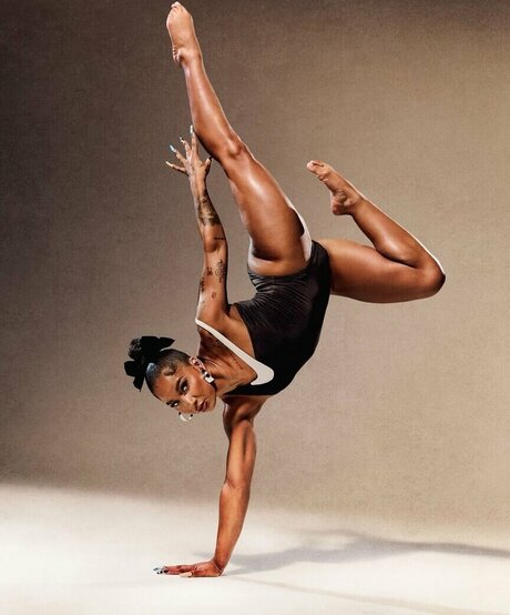 Jordan Chiles erwachsene freie galerien