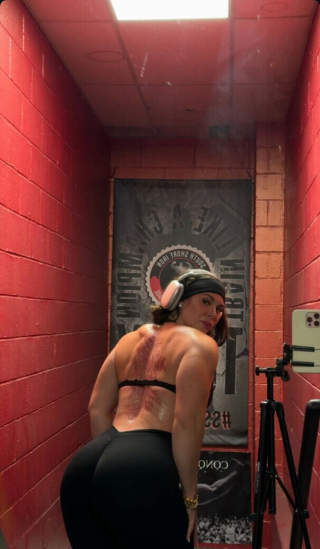 nicolecarluccii heiße erwachsene bilder