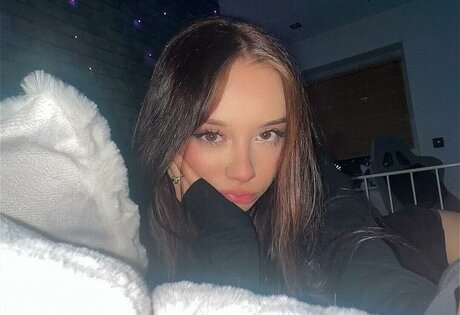 Mela Pustelnik nacktheit hübsche galerie