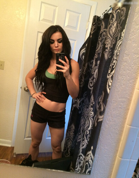 Saraya Jade Bevis nette galerien