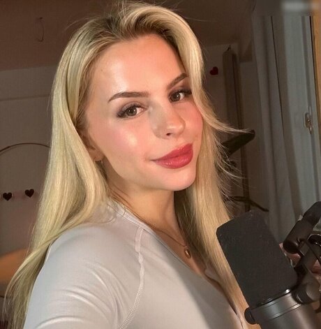 Lucia Leona schöne heiße archiv