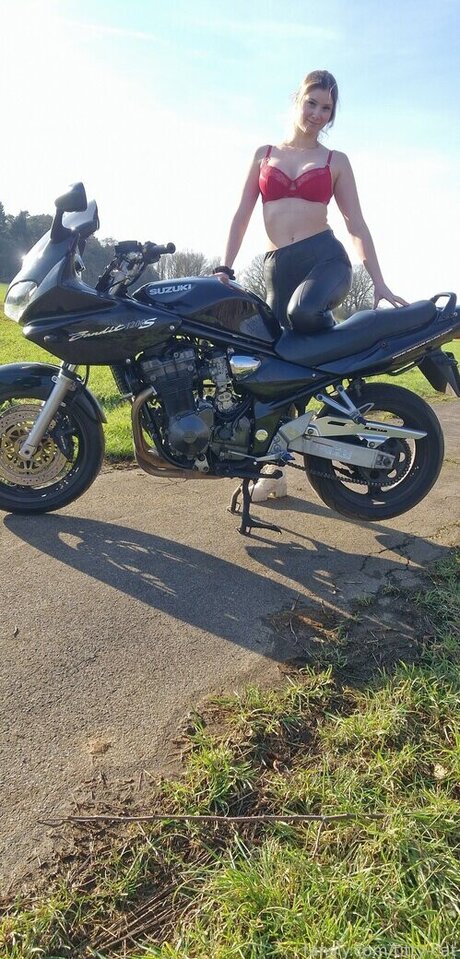 anfällige knochen-onlyfans porno nackte fotos