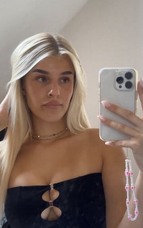 college-schlampe onlyfans perfekte nackten bild