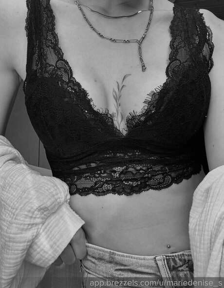 Marie Denise Schwarz erotische schöne fotos