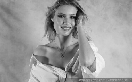 Marie Denise Schwarz nackt heiße bild