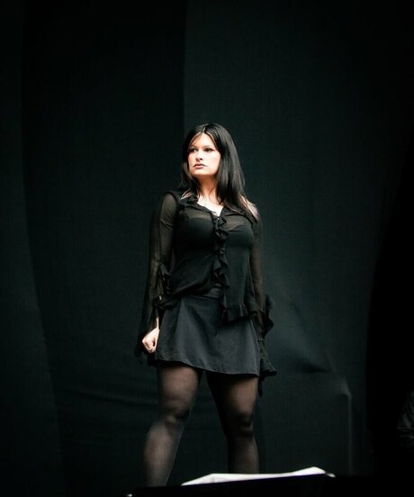 Courtney LaPlante nackte archiv