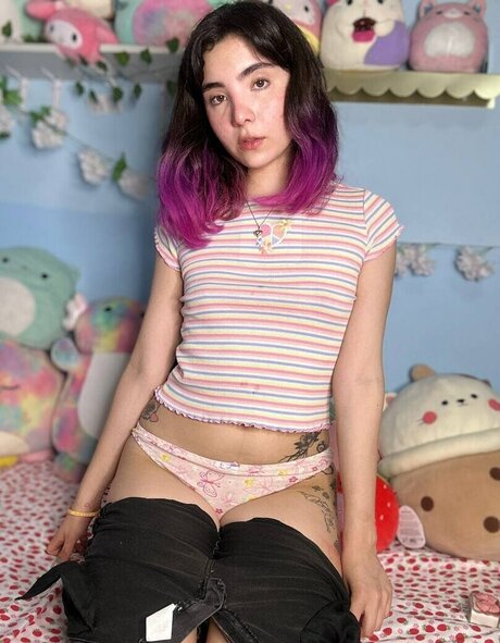 Julyjinku erwachsene heiße foto